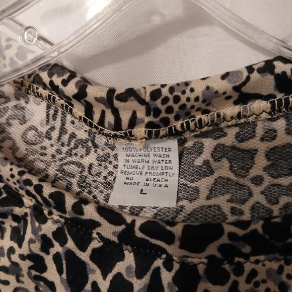 Nwt Leopard Safari Scoop neck T-shirt Top womens L Beige Black Lilac Long sleeve - Picture 9 of 9